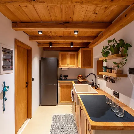 Olivetta ,traditional Stone House コス・タウン
